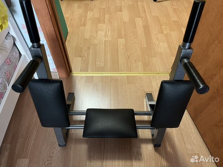 Брусья с подлокотниками