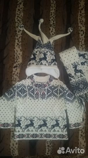 Зимняя шапка 46-48,шарф,свитер