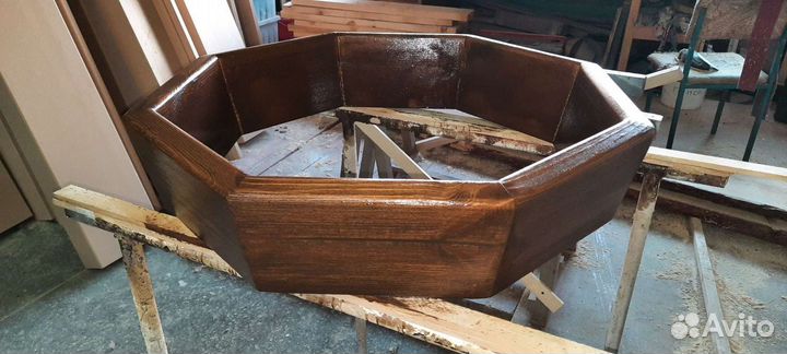 Деревянная клумба