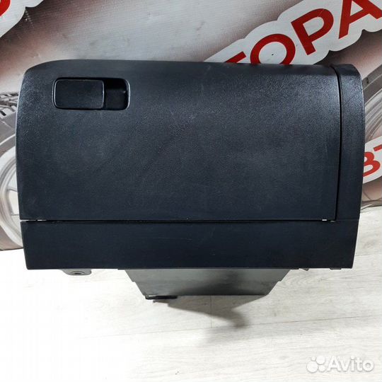 Бардачок Volkswagen Polo седан 2016