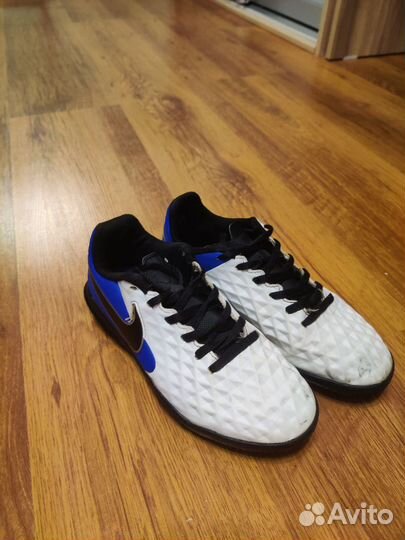 Футбольные бутсы nike