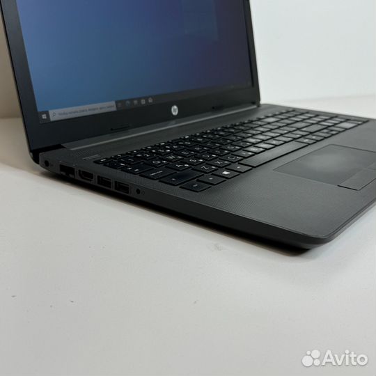 Ноутбук HP 250G7 I3-7gen
