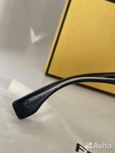 Солнцезащитные очки Fendi оригинал