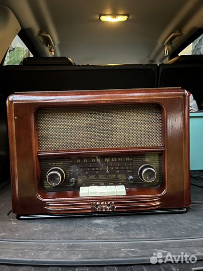 Ретро радиоприемник с CD