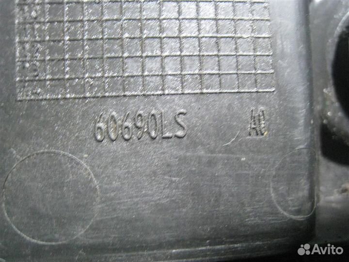 Корпус воздушного фильтра Toyota Verso R2 2009