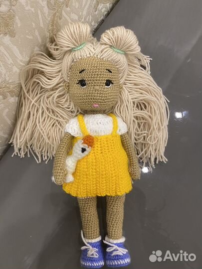 Вязаная кукла ручной работы
