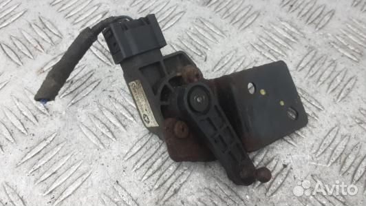 Датчик положения подвески jeep grand cherokee WK2