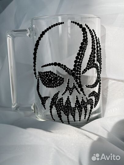 Кружка чайная с черепом стразами