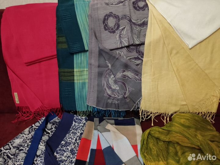 Женские шарфы и платки