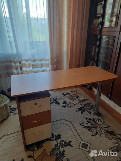 Детский письменный стол бу