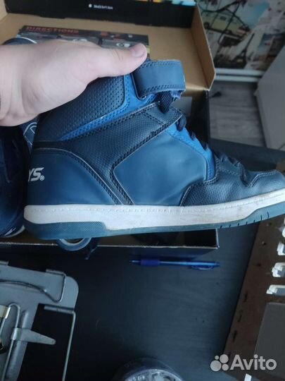 Кроссовки на колесиках