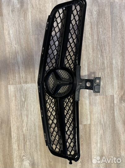 Решетка радиатора mercedes w204 amg