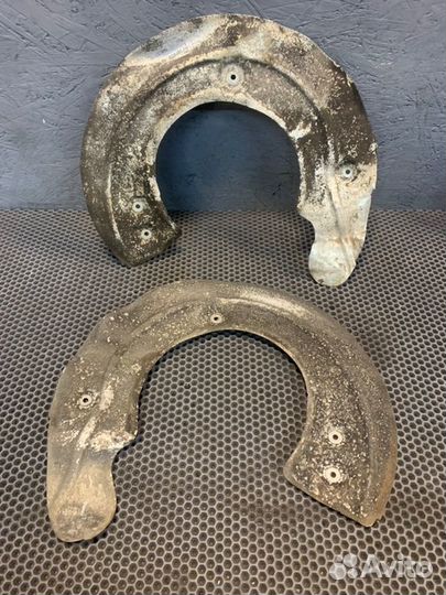 Щиток тормозного диска Bmw X7 G07 M-pack B57D30