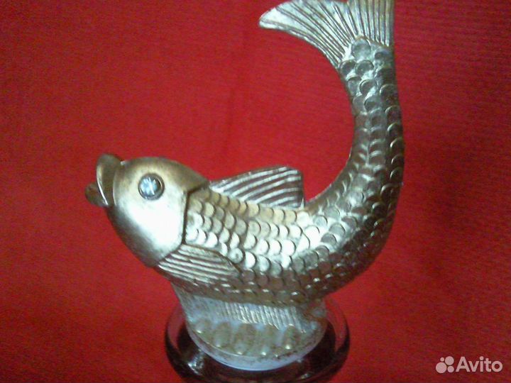 Пробки Рыбка и голова быка. Стеклянная прит. пробк