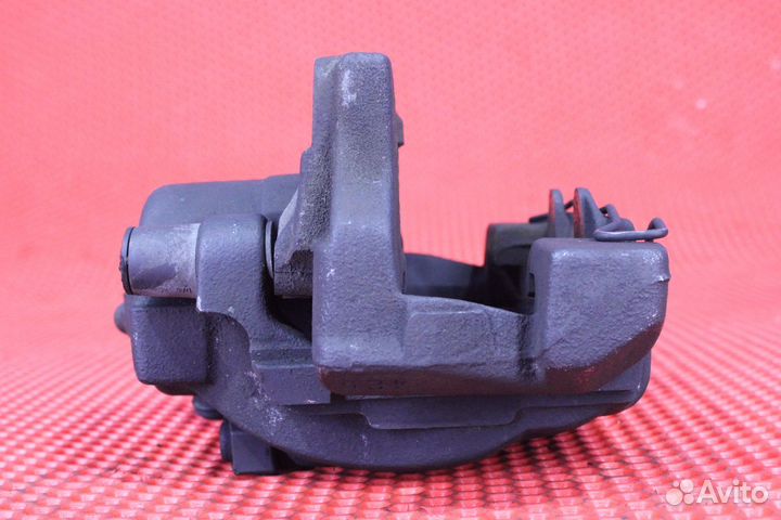 Суппорт тормозной передний правый Mercedes-Benz E