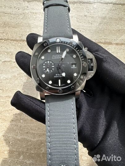 Часы Panerai Officine Submersible PAM01288