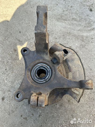 Поворотный кулак правый Chevrolet Rezzo