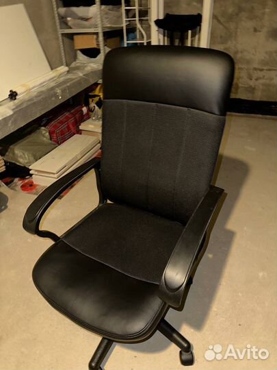 Кресло офисное кожа