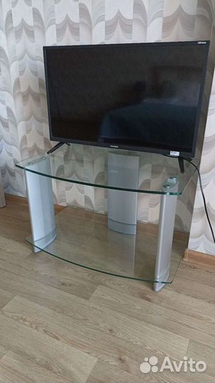 Тумба под телевизор стеклянная