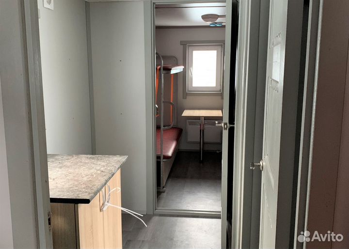 Жилой вагон на шасси, вагон-дом 347