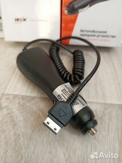 Зарядное в прикуриватель для Samsung D880