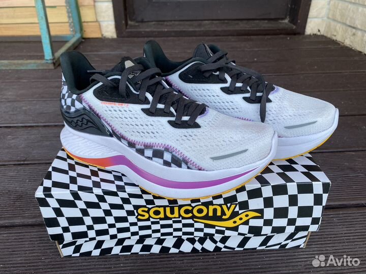 Кроссовки женские Saucony Endorphin Shift 2