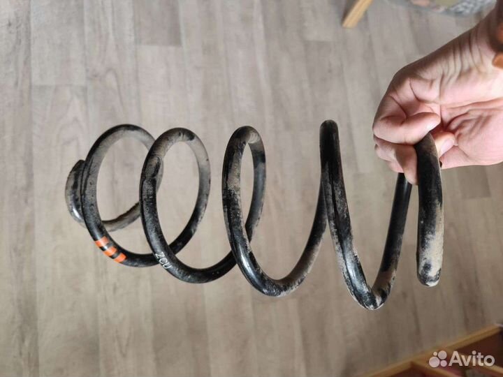 Пружина передняя Passat b7 оригинал оранжевые 3