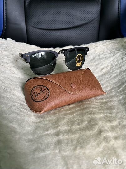 Солнцезащитные очки Ray Ban