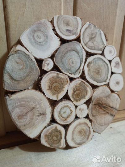 Подставка под горячее из можжевельника