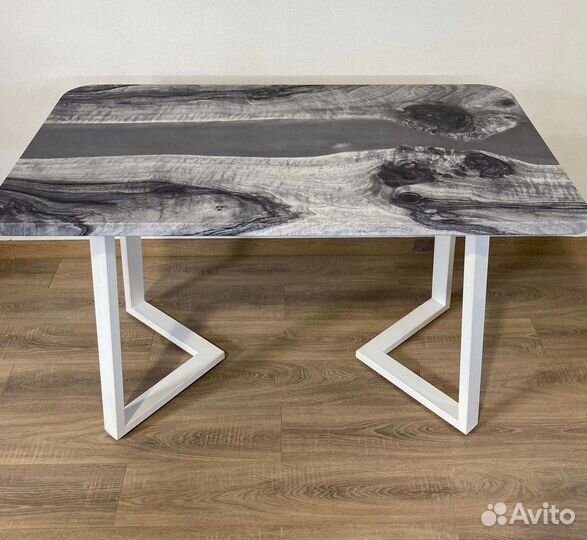 Письменный стол