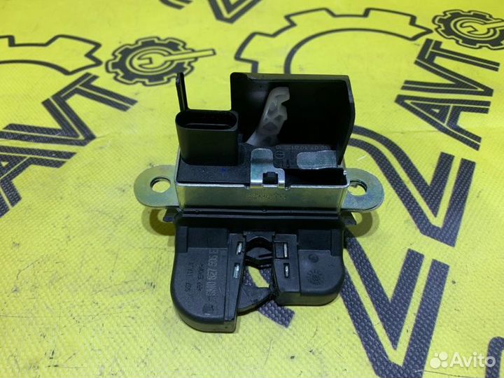 Замок багажника Volkswagen Tiguan 5N cczd 2012