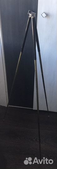 Штатив старинный для фотоаппарата. Тренога