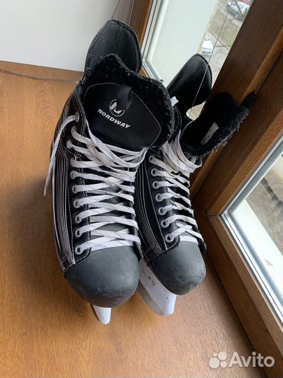 Коньки хоккейные 43 размер