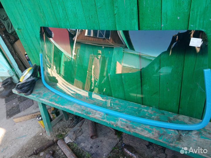 Лобовое стекло на ниву 2121