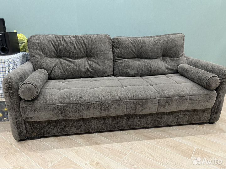 Диван мягкий