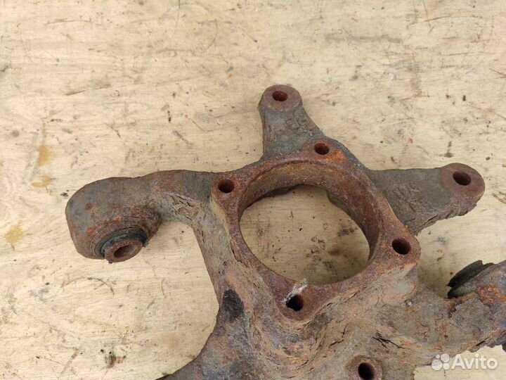 Кулак задний правый на Opel Antara Captiva