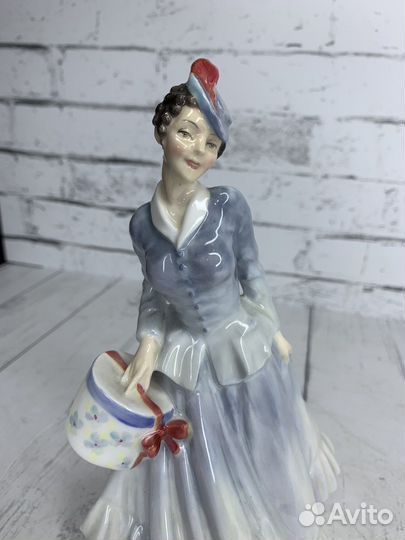 Фарфоровая статуэтка Royal Doulton 1951