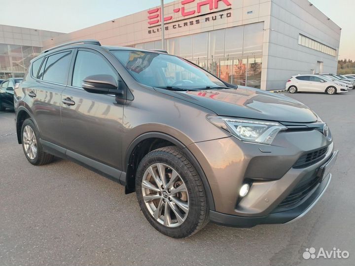 Toyota RAV4 2.2 AT, 2018, 201 377 км