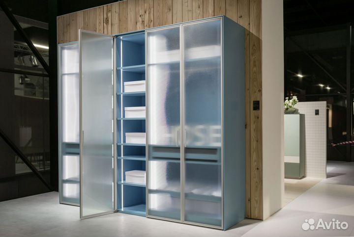 Шкаф распашной двухстворчатый