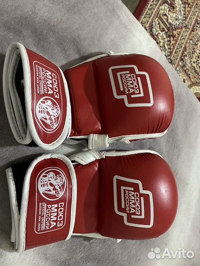Боксерские перчатки