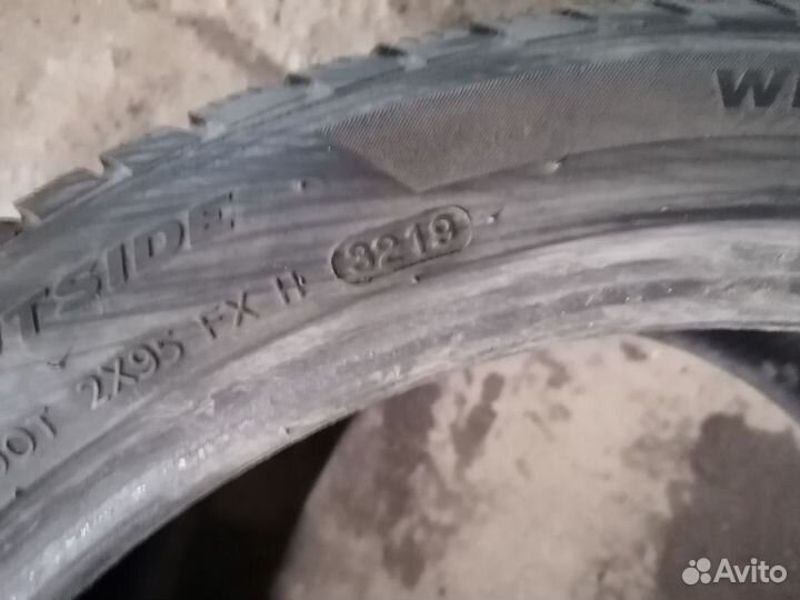 Hankook Winter I'Cept Evo2 W320A SUV 295/35 R21