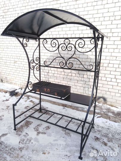 Мангал с крышей