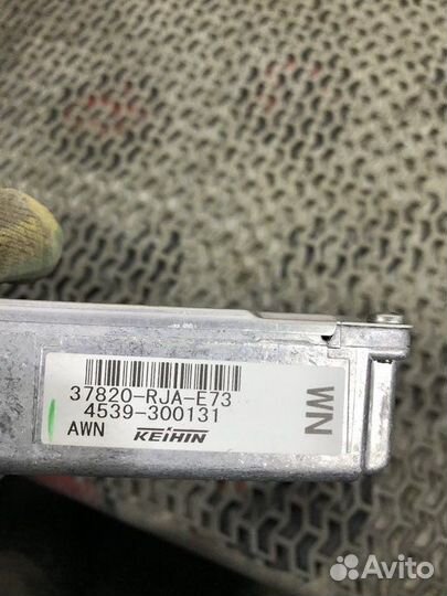 Блок управления двигателем Honda Legend 37820-RJA