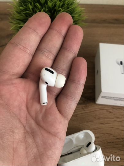 Наушники Apple AirPods Pro MagSafe