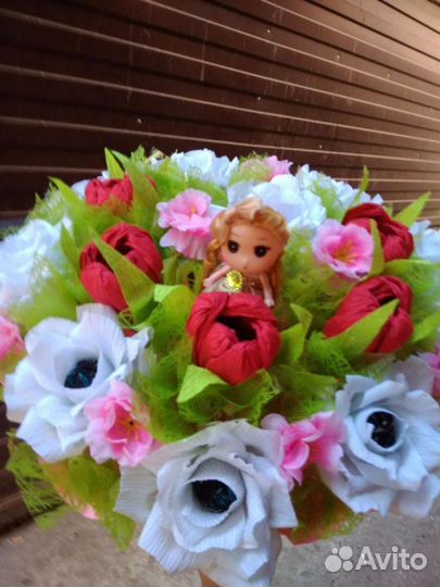 Изготовление букетов с конфетами и игрушками