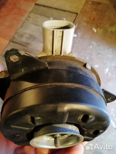 Мотор вентилятора Тойота, lexus NX200