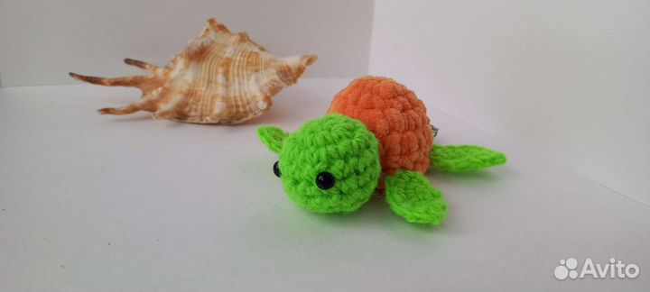 Вязаные брелки игрушки