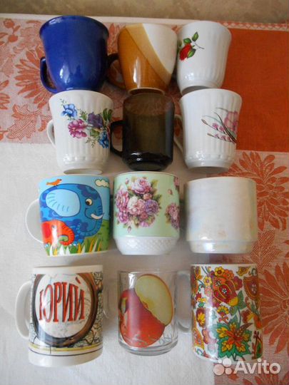 Стаканы,чашки,кувшины,блюдо