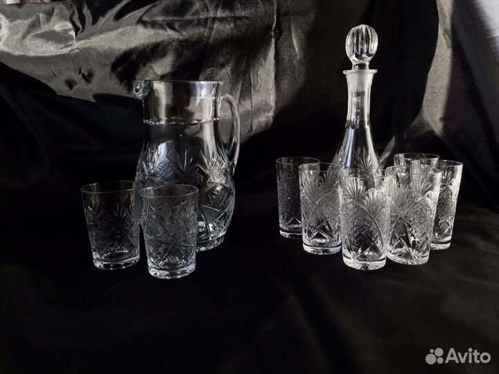 Хрустальный графин и кувшин со стаканами СССР