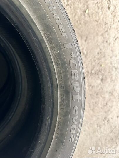 Hankook AH22 235/55 R18